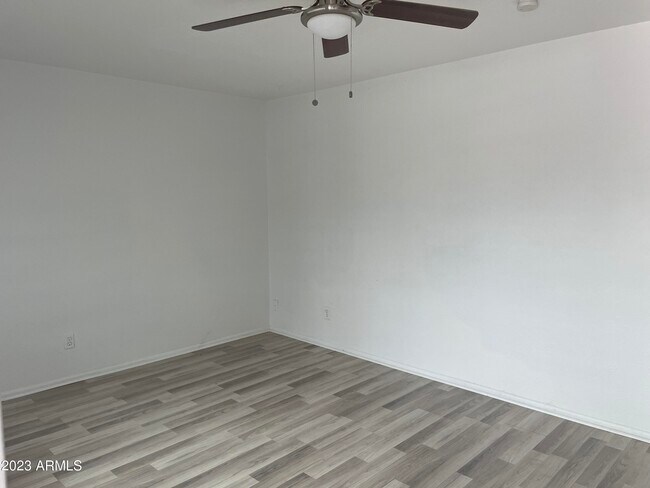 Building Photo - 2242 N 29th Pl