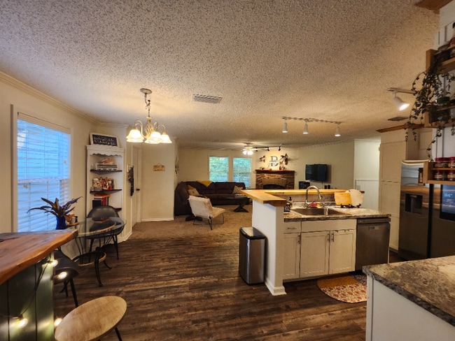 Building Photo - 914 Hibernia Forest Dr