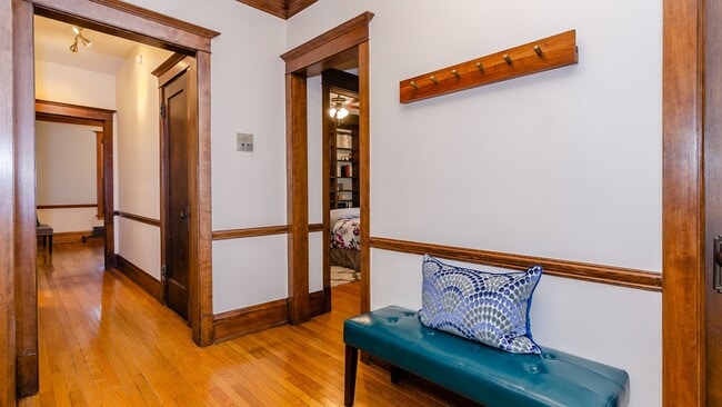 Entryway - 5520 S Cornell Ave