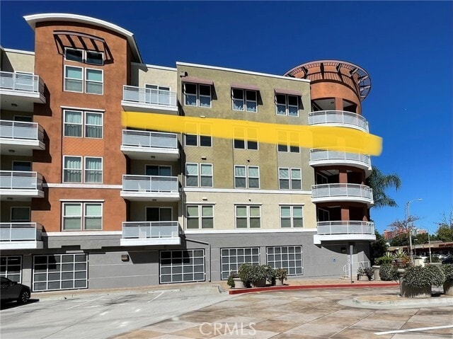 Building Photo - 12664 Chapman Ave