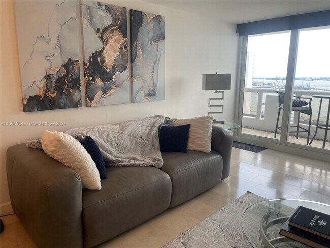 Foto del edificio - 1717 N Bayshore Dr