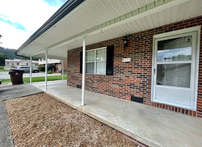 Foto del edificio - Large 2 bedroom/2 bath in Karns