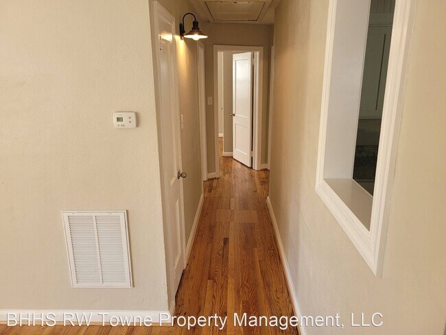 Building Photo - 3 br, 1 bath House - 8647 Sturgis Street