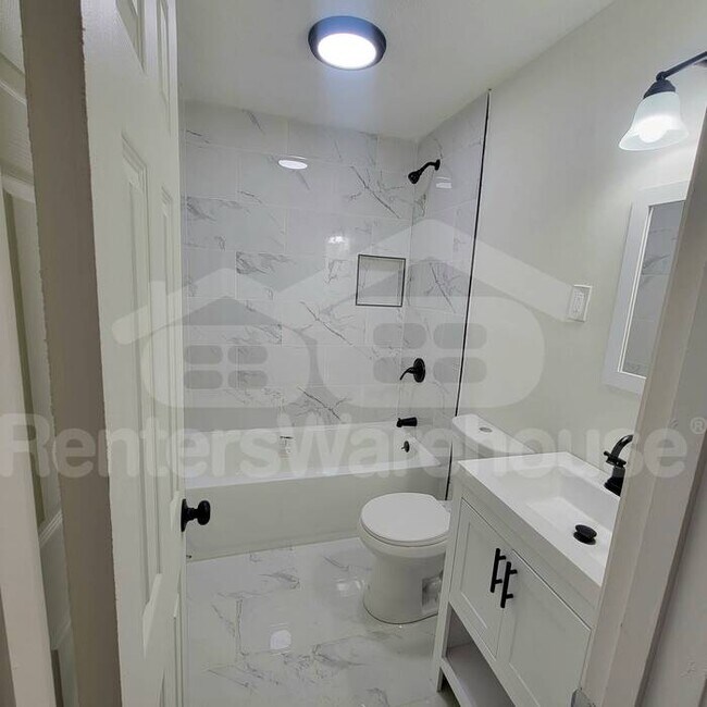 Building Photo - Must See Renovated Home