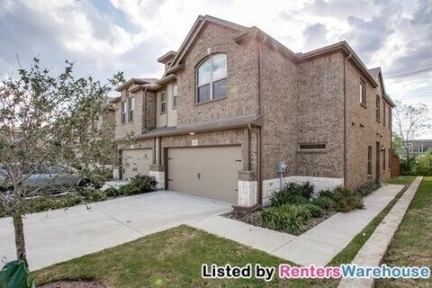 Foto del edificio - MOVE IN READY - Spacious 2-story townhouse...