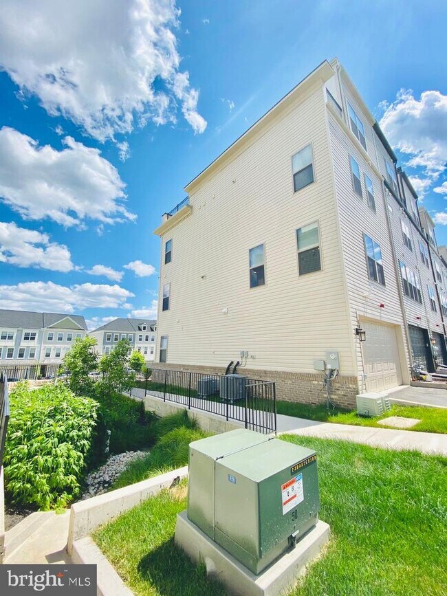 Foto del edificio - 14331 Potomac Heights Ln