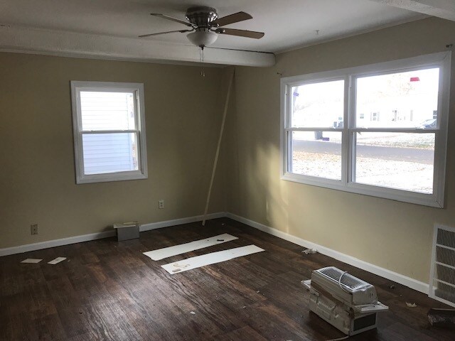 Foto del edificio - 1403 Laurel Dr