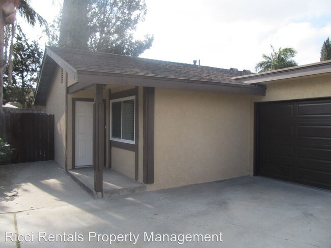 Building Photo - 830 E La Veta Ave