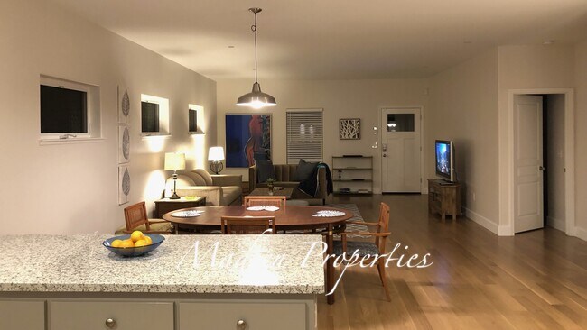 Foto del edificio - 1481 Montgomery St
