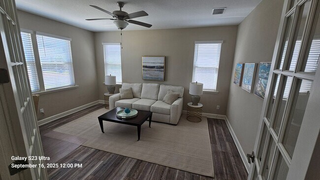 Foto del edificio - Beautifully Furnished Home in Upscale Gate...