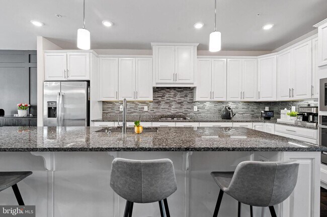 Foto del edificio - 6403 Totteridge St