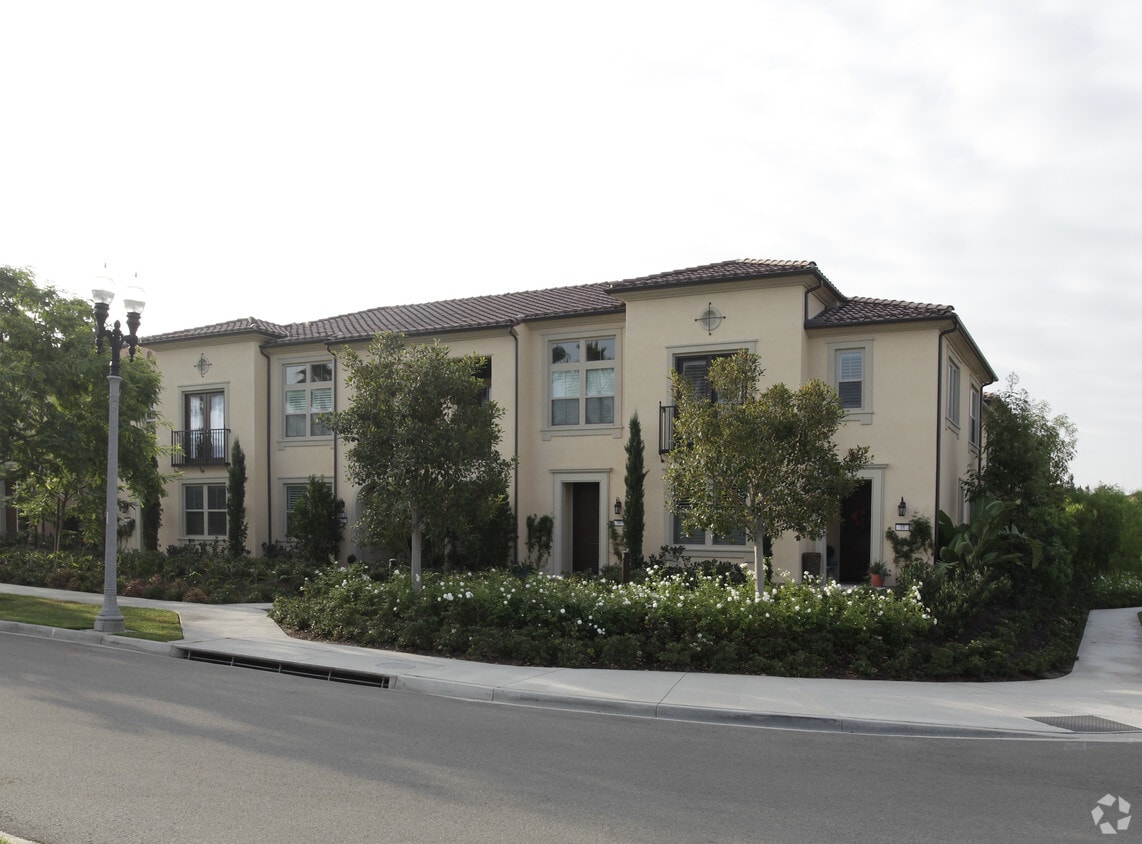 Building Photo - Woodbury Walk Apartment