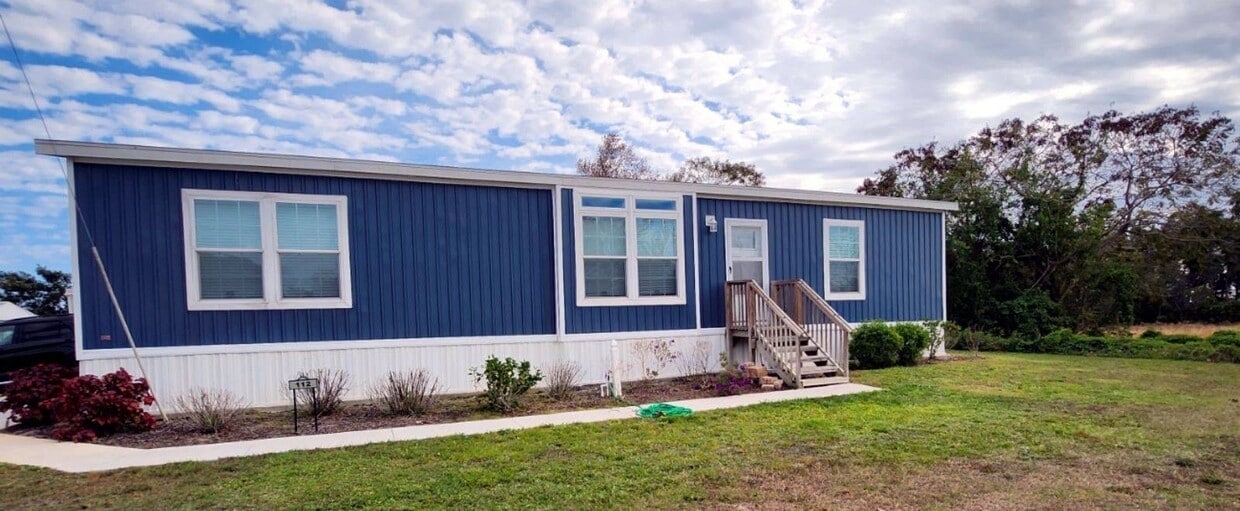 Primary Photo - 112 Paradise Dr