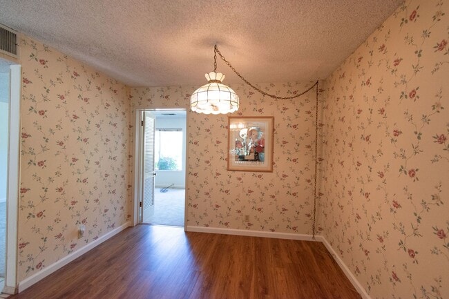 Building Photo - Spacious and Bright Townhome in Amazing Park like Community with Cupertino Schools and Large 2 Ca...