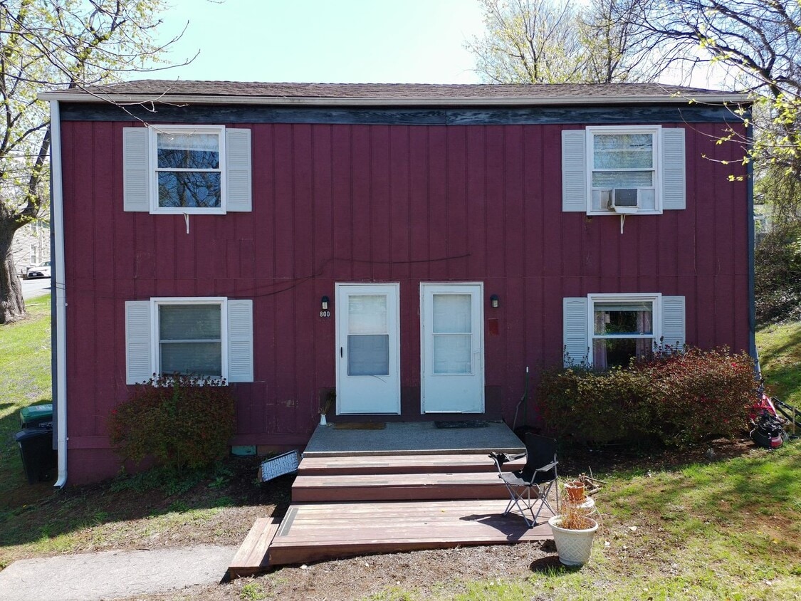 Photo - 800 Castalia St.