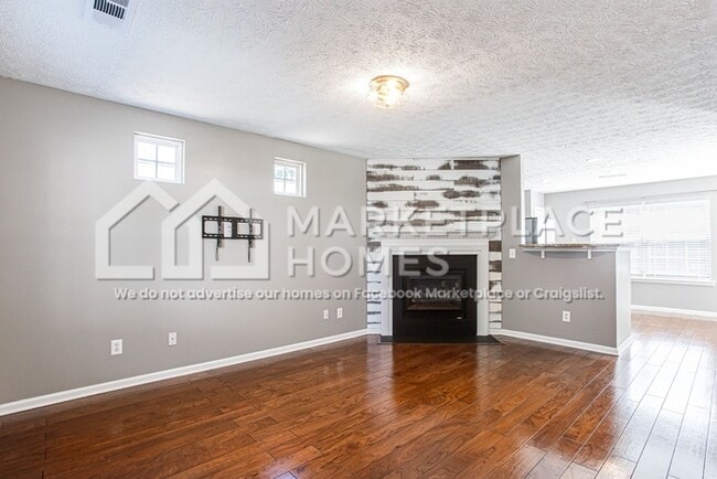 Building Photo - 602 Spanish Oak Dr