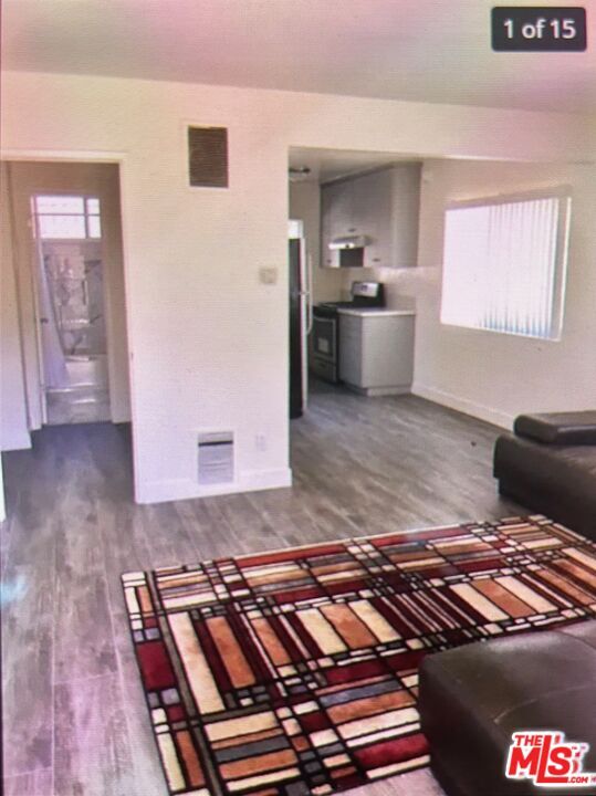 Foto principal - 1353 W 36th Pl