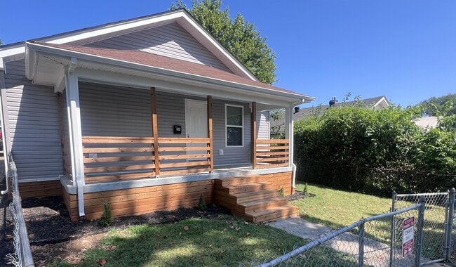 Building Photo - 208 Glass Ave