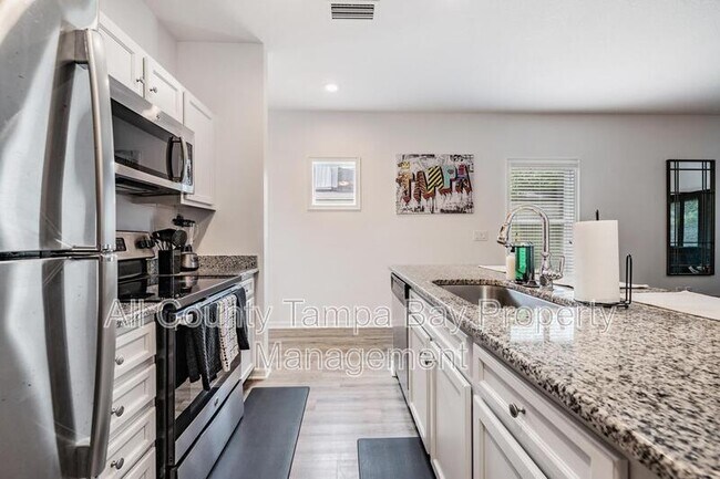 Foto del edificio - 2604 N Highland Ave