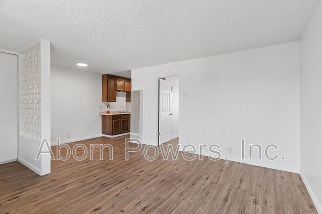 Building Photo - 1221 B St