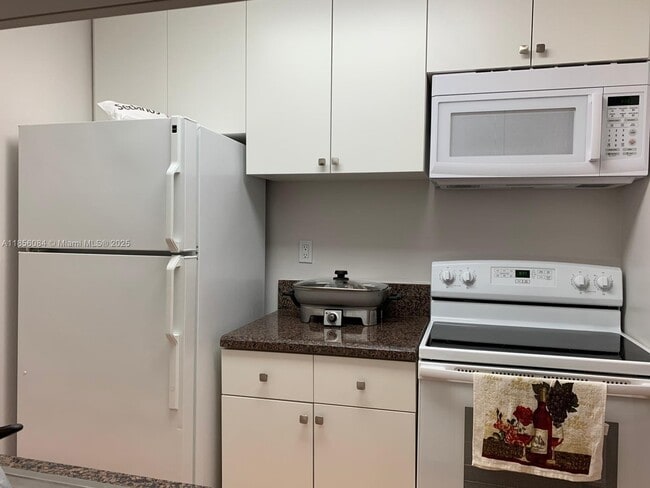 Foto del edificio - 8002 SW 149th Ave