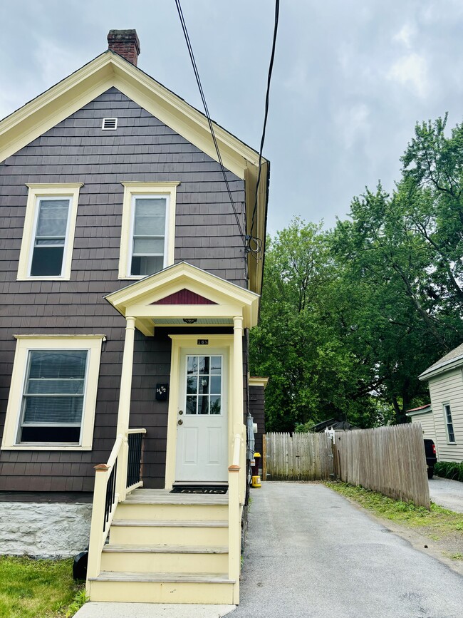 Building Photo - 16 1st St