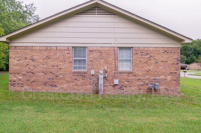 Building Photo - 3976 Stillwood Dr