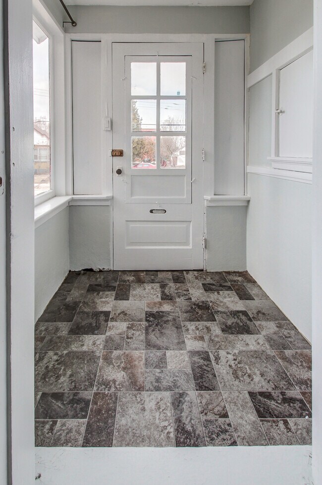 Building Photo - 55 Hill St