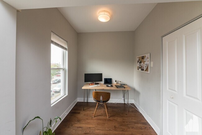 Foto del edificio - 3570 W Dickens Ave