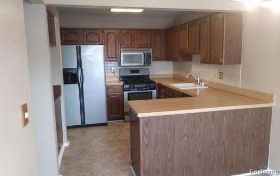 Building Photo - 20827 E Glen Haven Cir