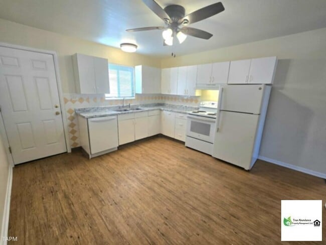 Foto del edificio - Lovely Two Bedroom Apartment Ready for Mov...