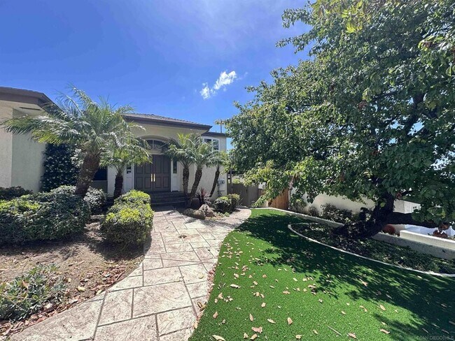 Foto del edificio - 3539 Mt Laurence Dr