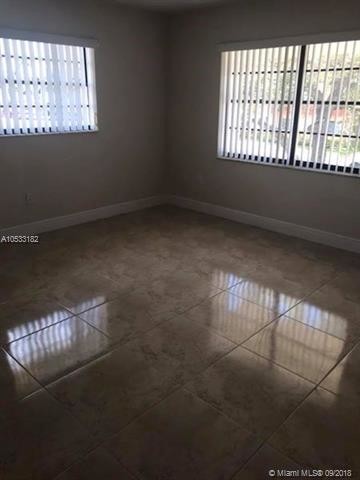 Foto del edificio - 6085 W Flagler St