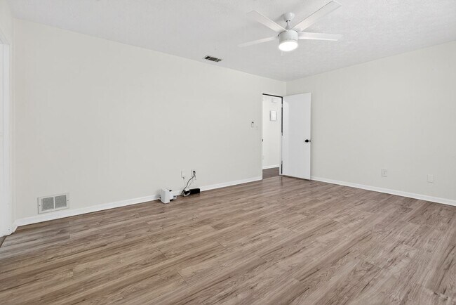 Foto del edificio - 11525 Matthews Trail