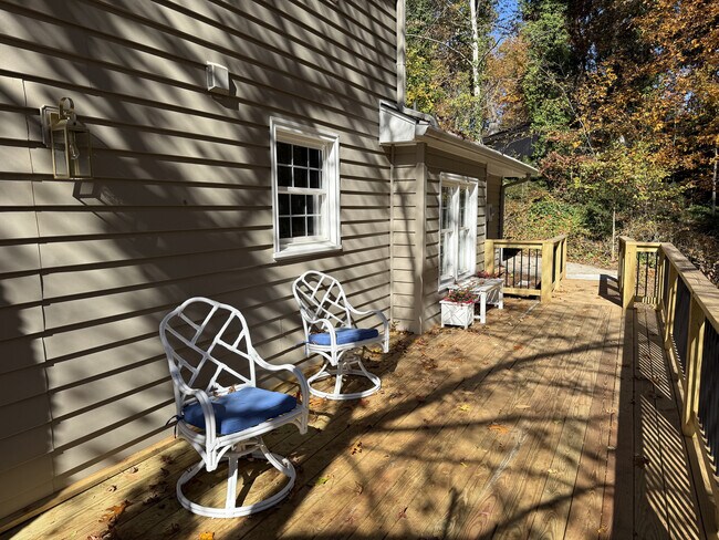 Foto del edificio - 1610 Old Mill Xing