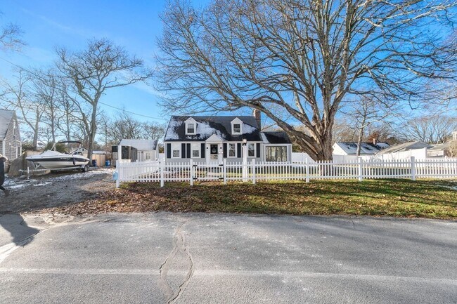 Building Photo - 32 Woodside Ave
