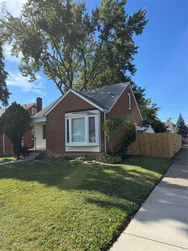 Building Photo - 6267 Piedmont St