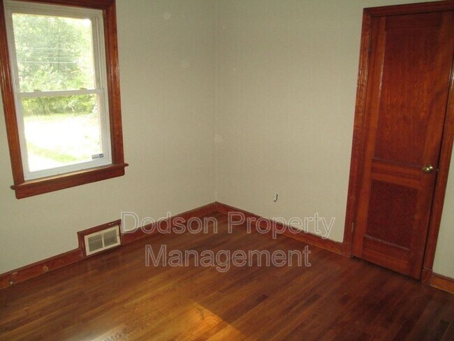 Building Photo - 5225 Weatherford Rd