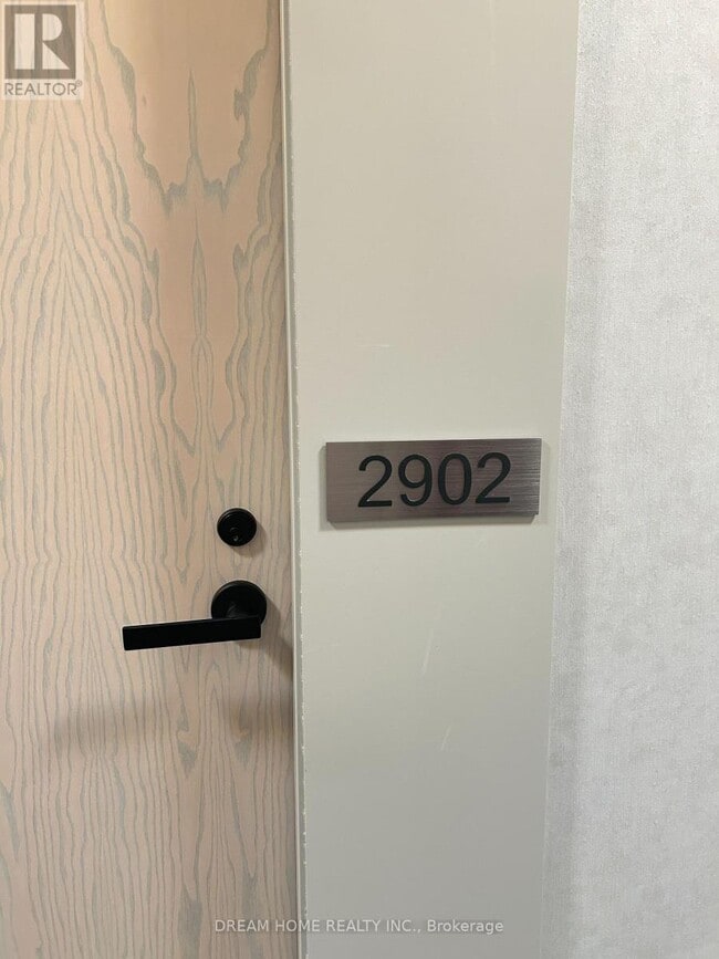 Building Photo - 28 Interchange Wy