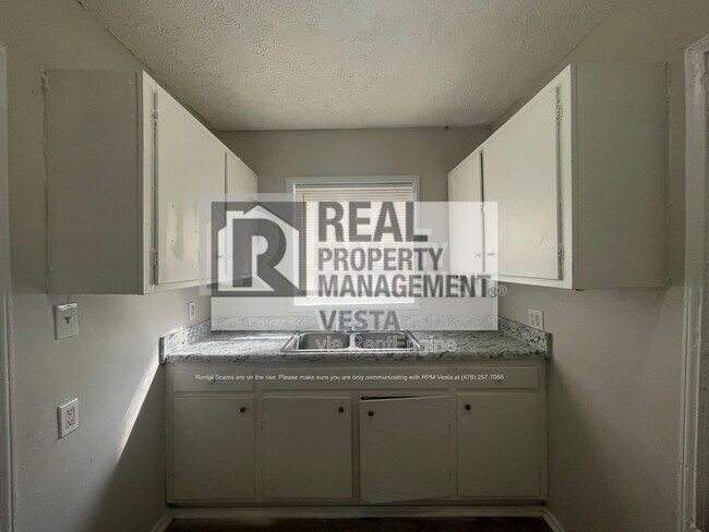 Foto del edificio - 1586 Hurley Cir