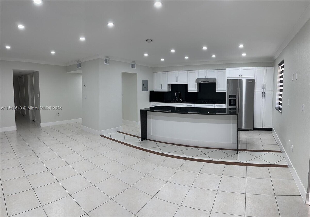 8401 NW 8th St Unit 101, Miami, FL 33126 Condo for Rent in Miami, FL