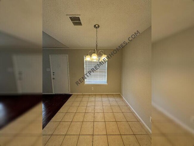 Foto del edificio - 8102 Teal Park Ct