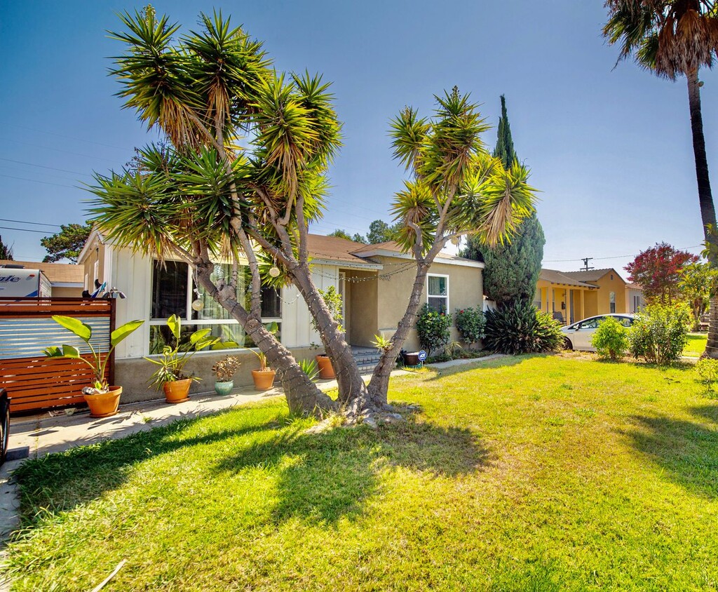 Primary Photo - Terrific Home with All the upgrades.