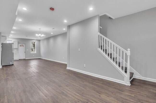 Building Photo - 3137 Dudley Ave