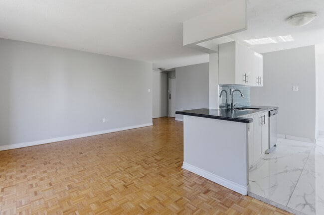 Building Photo - 20 Stonehill Crt