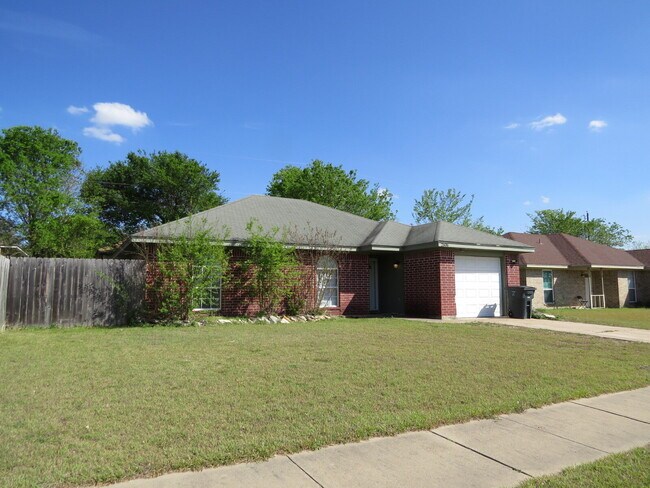 Building Photo - Welcome to your next home!