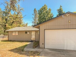 Building Photo - 230 SE 160th Ave