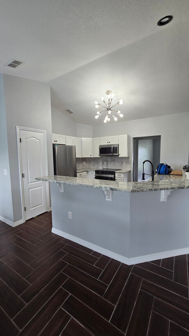 Building Photo - 7704 Canterbury Cir