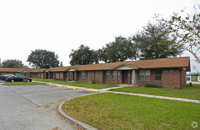 Building Exterior - Orangemont Village Apartments