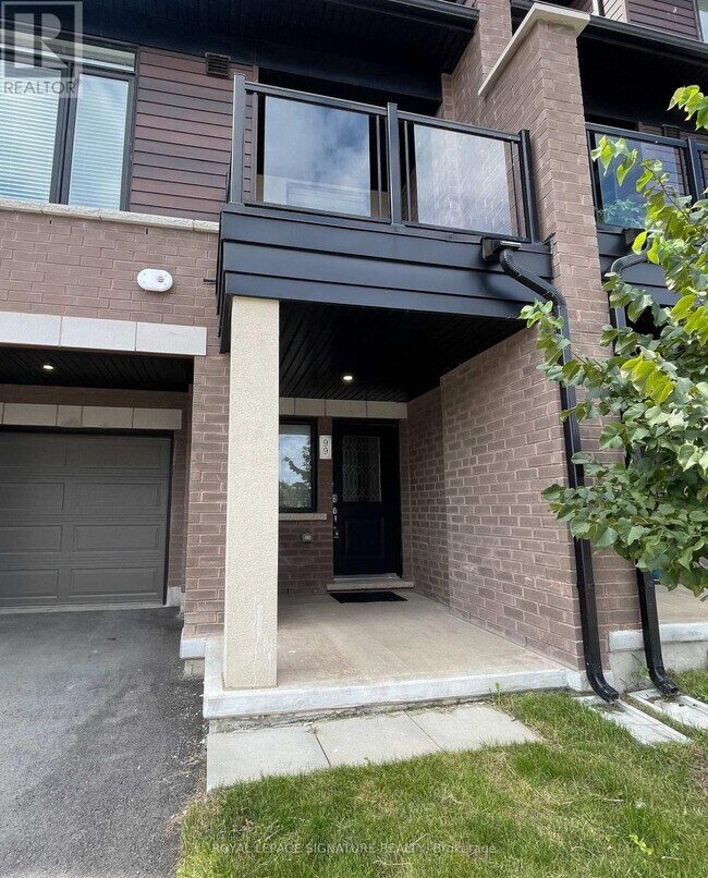 Photo du bâtiment - 590 N Service Rd